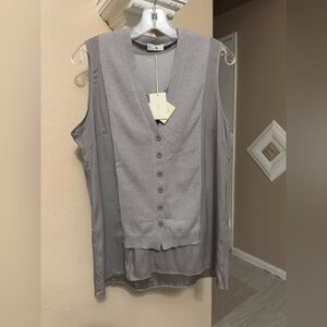 Brunello Cucinelli Gray Sleeveless Buttoned Tank Top